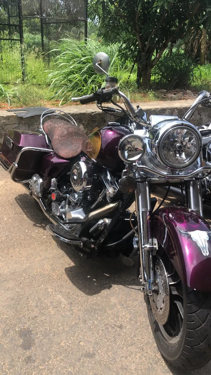 හම්බන්තොට කුරුළු උද්යානයේ ගබඩාවකින් නීති විරෝධීව ගෙන්වූ සුපිරි යතුරුපැදි තොගයක් සොයාගැනේ (ඡායාරූප) 9 WhatsApp Image 2025 07 12 at 4.32.47 PM