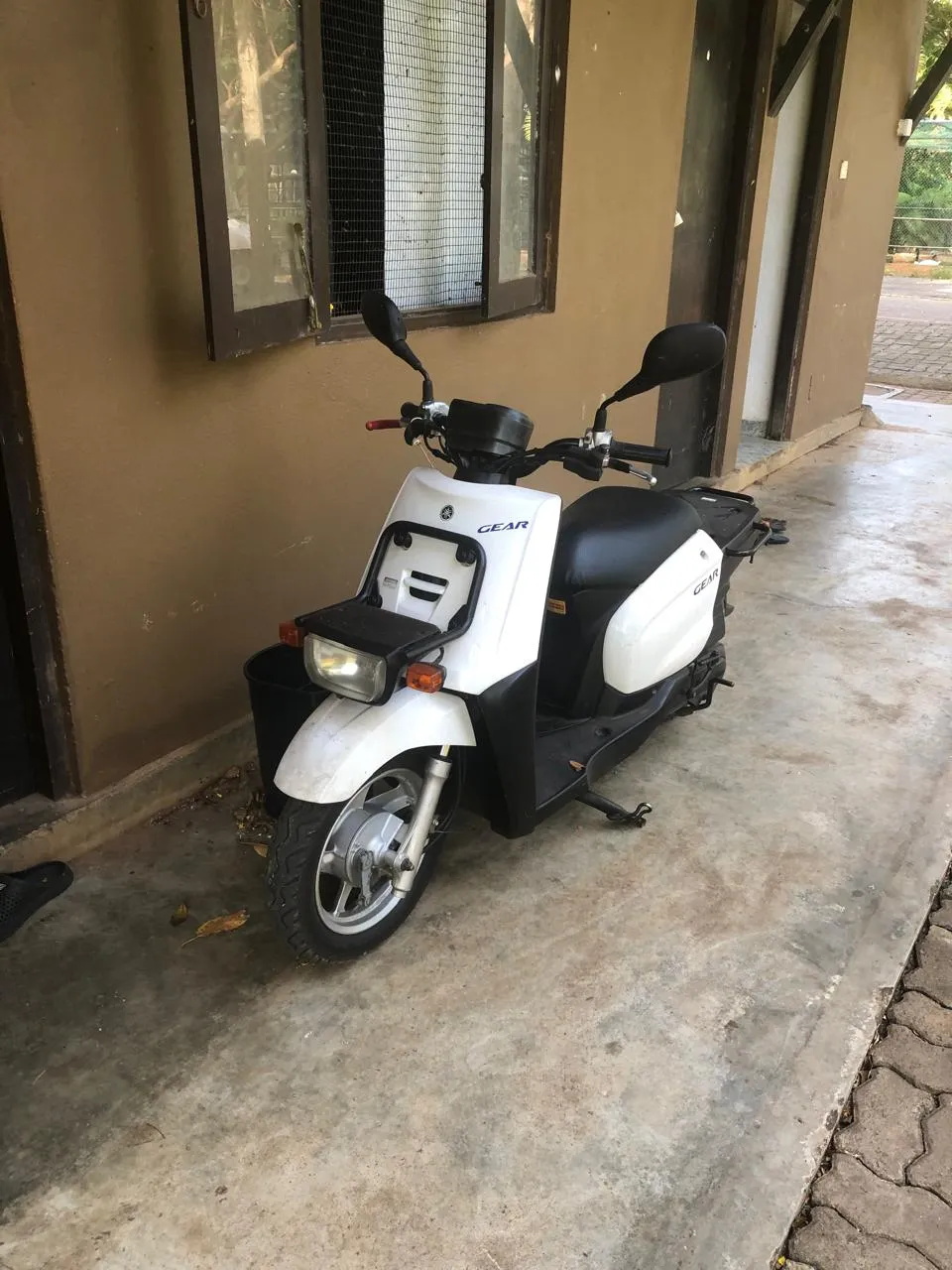 හම්බන්තොට කුරුළු උද්යානයේ ගබඩාවකින් නීති විරෝධීව ගෙන්වූ සුපිරි යතුරුපැදි තොගයක් සොයාගැනේ (ඡායාරූප) 5 WhatsApp Image 2025 07 12 at 4.32.50 PM