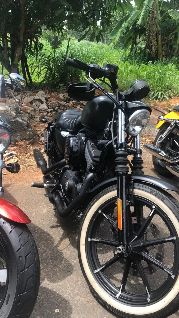 හම්බන්තොට කුරුළු උද්යානයේ ගබඩාවකින් නීති විරෝධීව ගෙන්වූ සුපිරි යතුරුපැදි තොගයක් සොයාගැනේ (ඡායාරූප) 2 WhatsApp Image 2025 07 12 at 4.32.54 PM