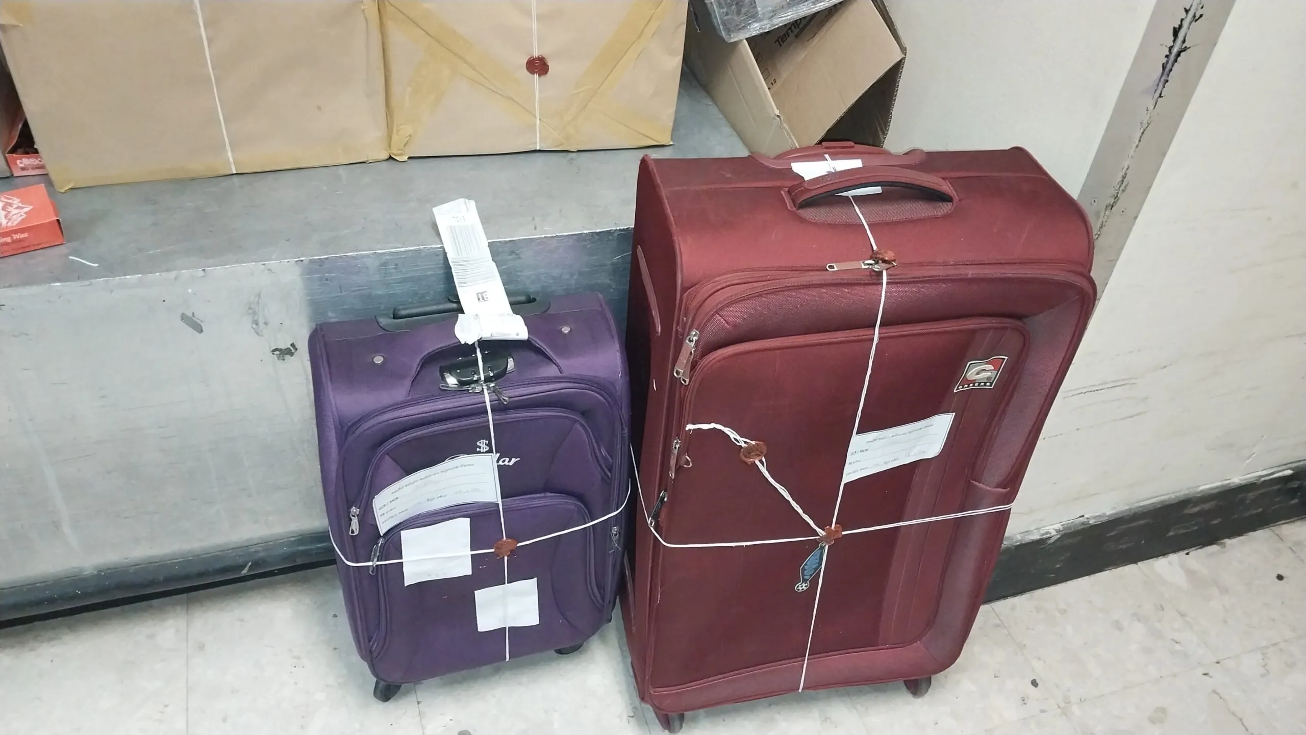 කෝටි 10ක් වටිනා කුෂ් සමඟ විදේශිකයින් දෙදෙනෙක් ගුවන්තොටේ දී අල්ලයි (ඡායාරූප) 1 WhatsApp Image 2025 07 28 at 1.33.35 PM 1 scaled