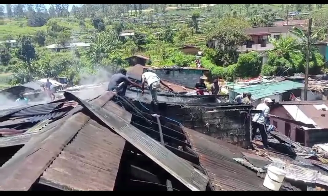 වතුකරයේ ගින්නකින් නිවාස 04ක් විනාශ වෙයි 3 GINNA 4