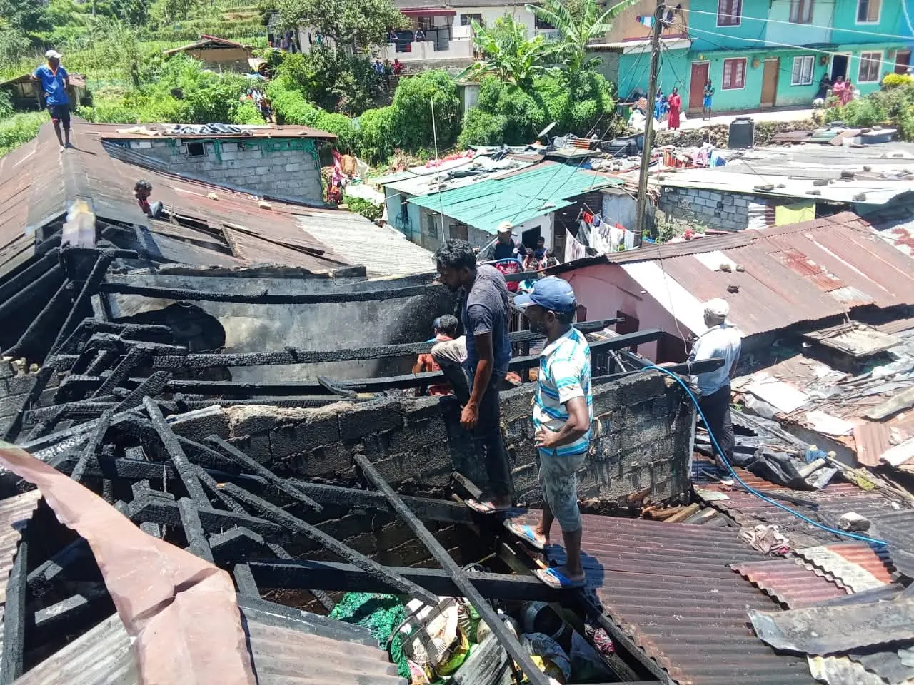 වතුකරයේ ගින්නකින් නිවාස 04ක් විනාශ වෙයි 1 GINNA 6 1