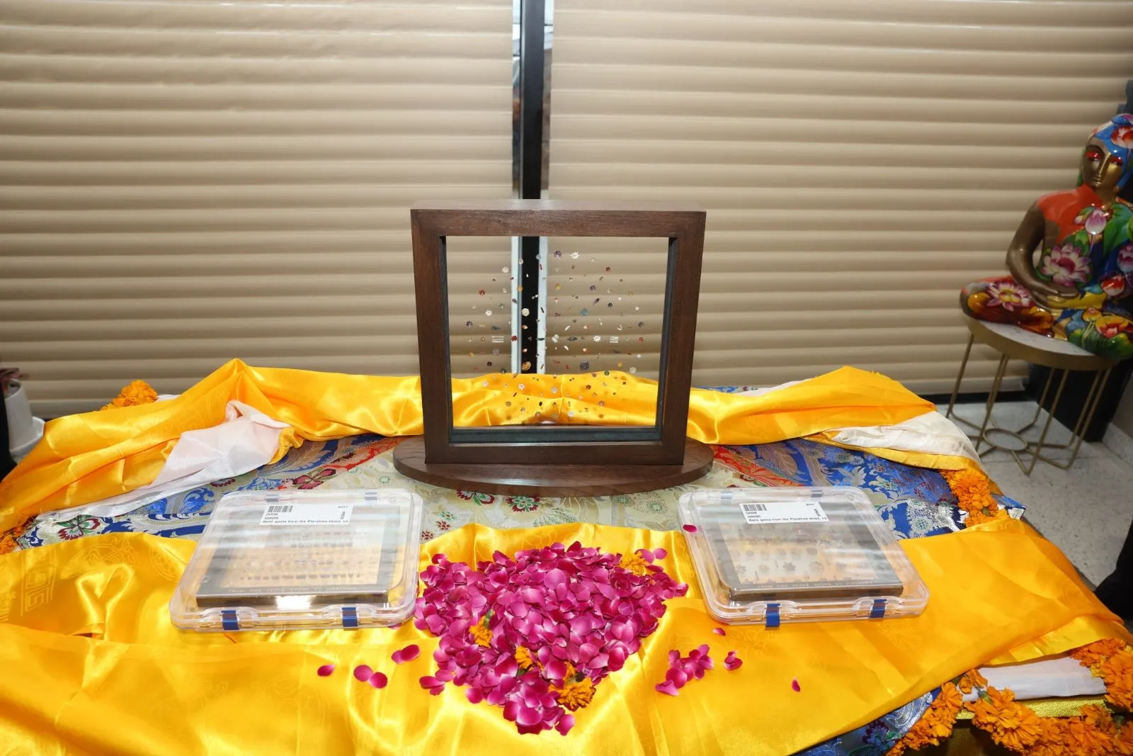 වෙන්දිසි කිරීමට ගිය බුදුන් වහන්සේගේ පූජනීය මැණික් යළිත් ඉන්දියාවට හිමිවෙයි (ඡායාරූප) 3