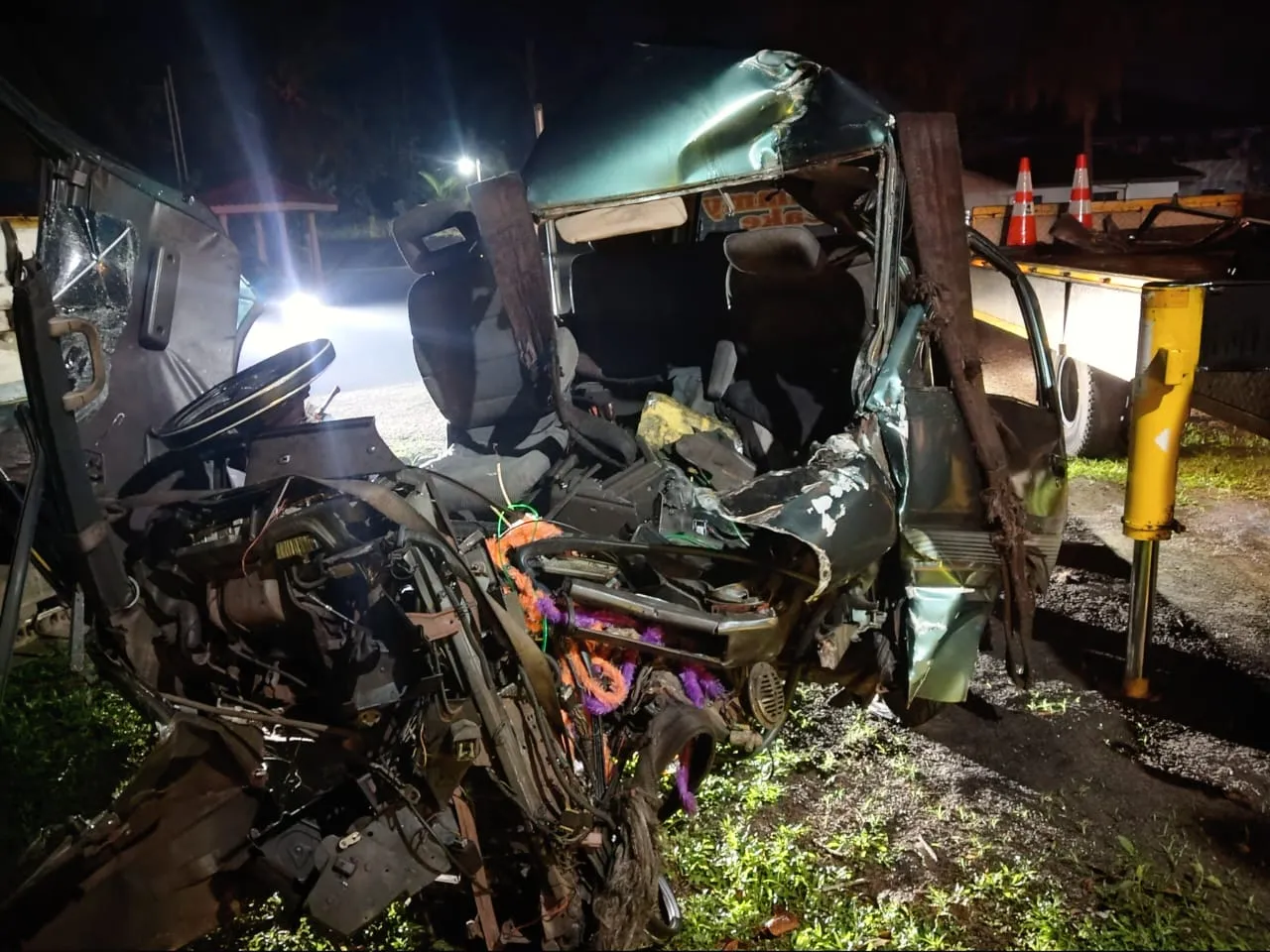 Update - දක්ෂිණ අධිවේගයේ අද අලුයම සිදු වූ අනතුරේ තොරතුරු රැසක් අනාවරණය වෙයි (ඡායාරූප) 3 WhatsApp Image 2025 09 16 at 9.07.50 AM