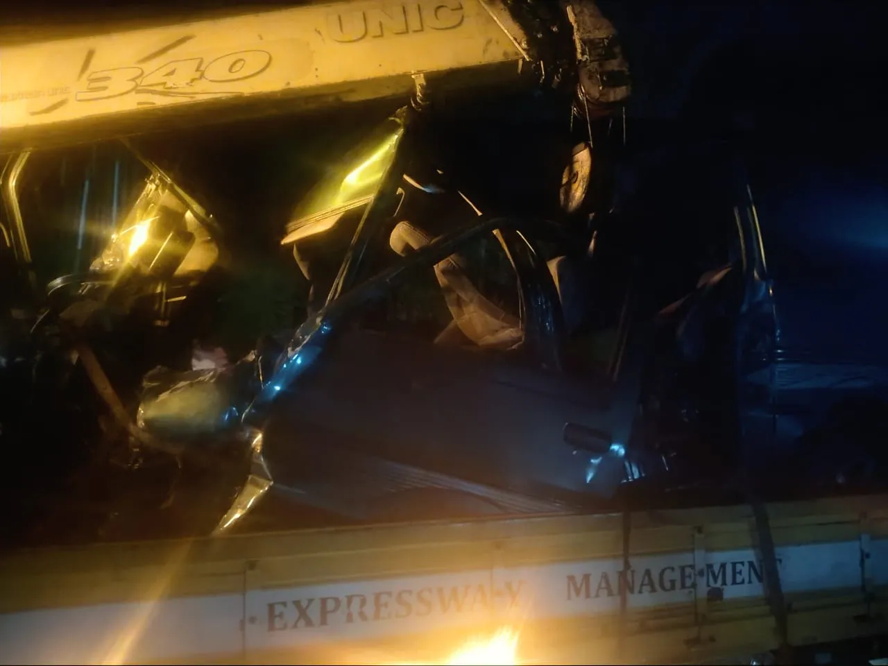 Update - දක්ෂිණ අධිවේගයේ අද අලුයම සිදු වූ අනතුරේ තොරතුරු රැසක් අනාවරණය වෙයි (ඡායාරූප) 2 WhatsApp Image 2025 09 16 at 9.07.52 AM