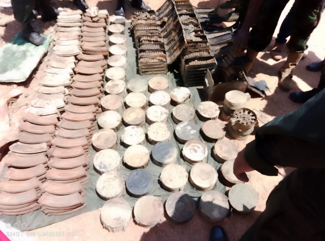 වෙහෙරගල ජලාශයේ තිබී ගොඩගත් අවි ආයුධ තොගය ගැන දැනුම්දීමක් (ඡායාරුප) 1 WhatsApp Image 2025 10 01 at 2.33.13 PM