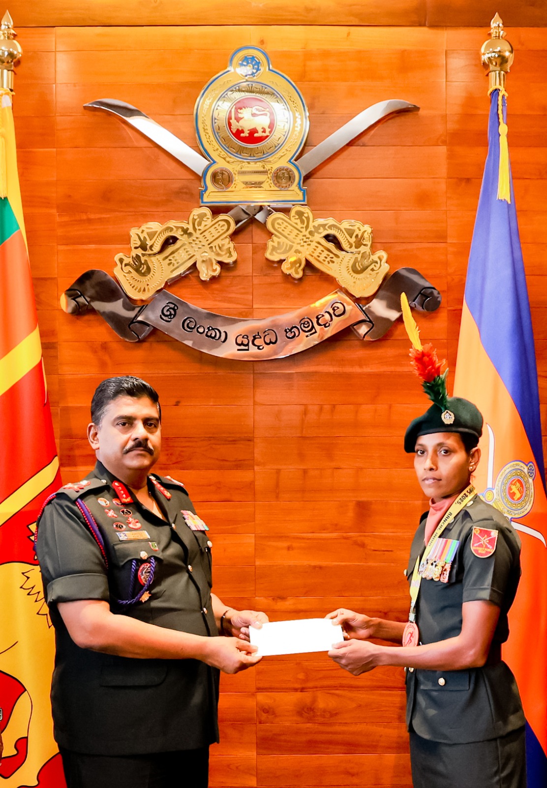 දකුණු ආසියානු මළල ක්රීඩා ශූරතාවලියේදී දස්කම් දැක්වූ යුද හමුදා ක්රීඩකයින් පැසසුමට (ඡායාරූප) 4 WhatsApp Image 2025 10 31 at 12.05.15 4