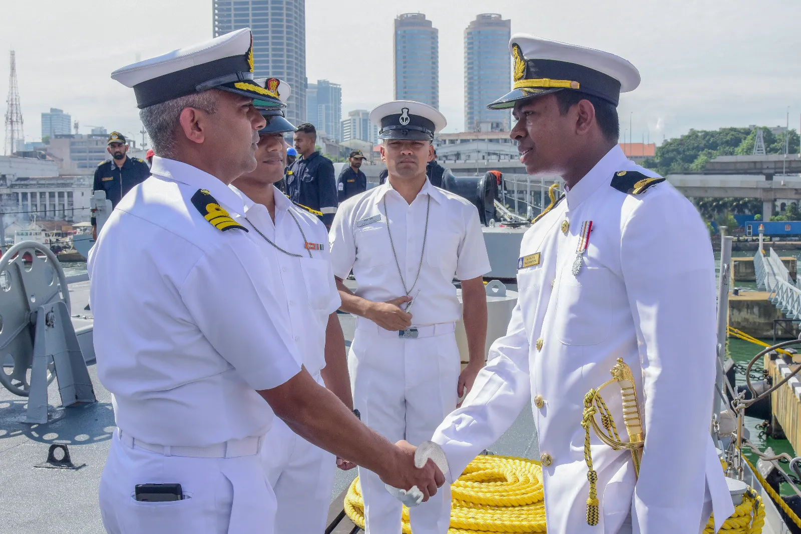 ඉන්දීයාවේ ‘INS SUKANYA’ යුද නෞකාව දිවයිනට (ඡායාරූප) 3 WhatsApp Image 2025 11 19 at 20.32.23