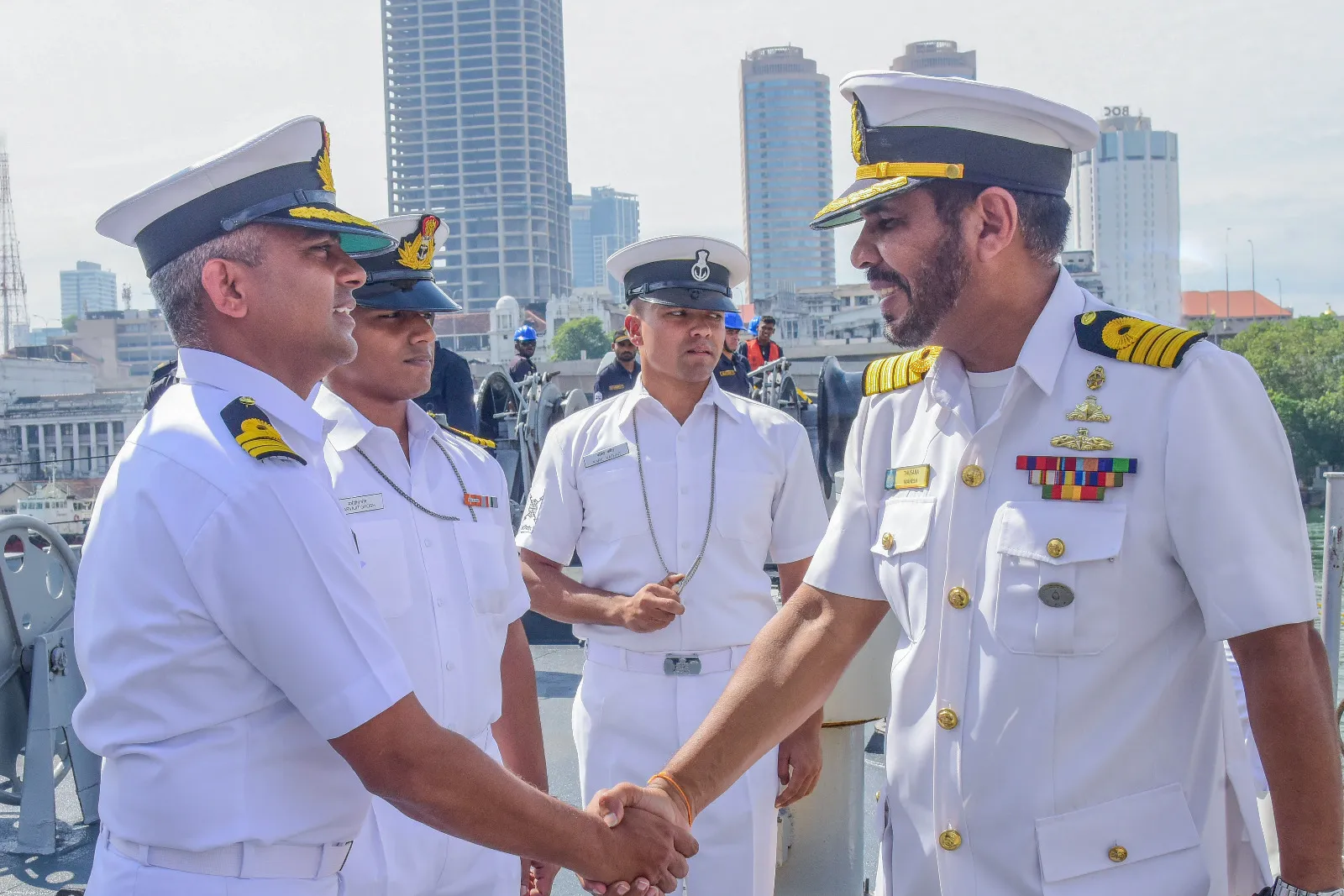 ඉන්දීයාවේ ‘INS SUKANYA’ යුද නෞකාව දිවයිනට (ඡායාරූප) 4 WhatsApp Image 2025 11 19 at 20.32.24