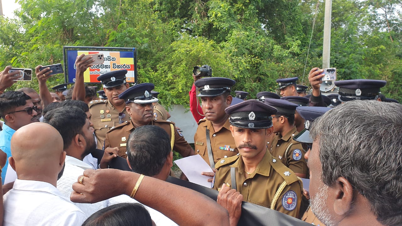 තිස්ස විහාරය අසළ උණුසුම් තත්ත්වයක් - පිරිසක් අත්අඩංගුවට (ඡායාරූප) 4 01 5