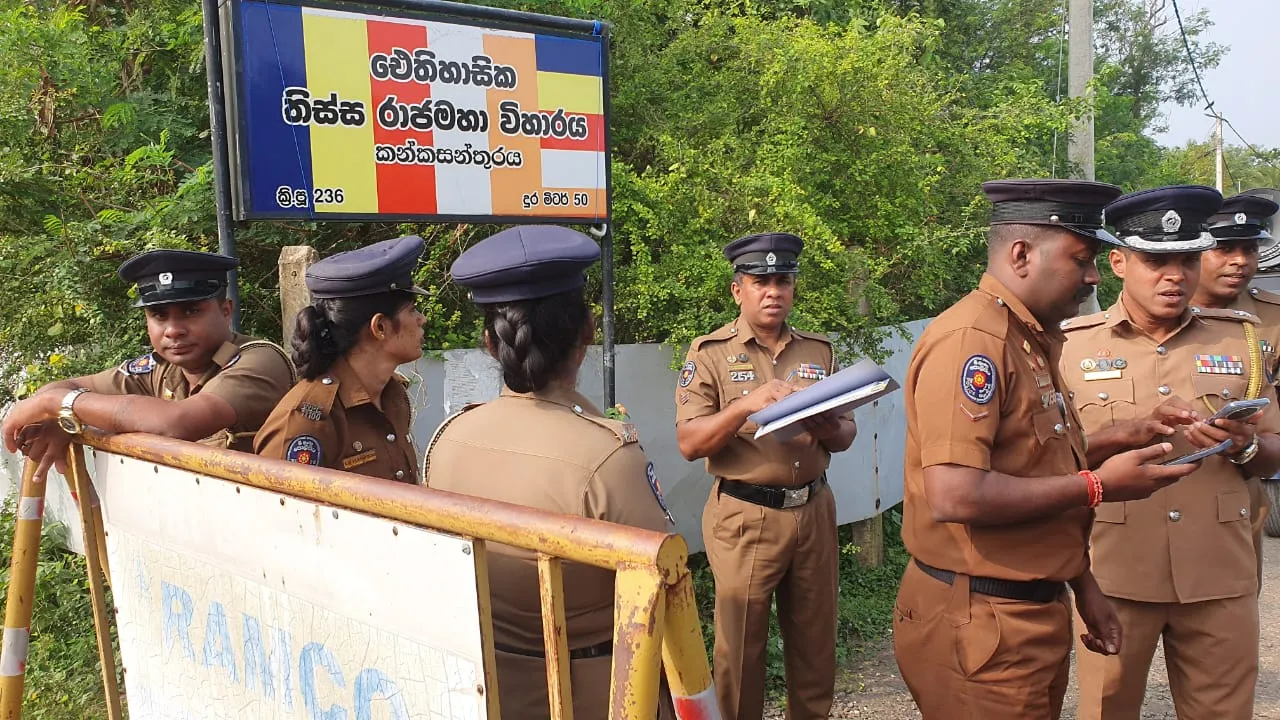 තිස්ස විහාරය අසළ උණුසුම් තත්ත්වයක් - පිරිසක් අත්අඩංගුවට (ඡායාරූප) 3 01 6