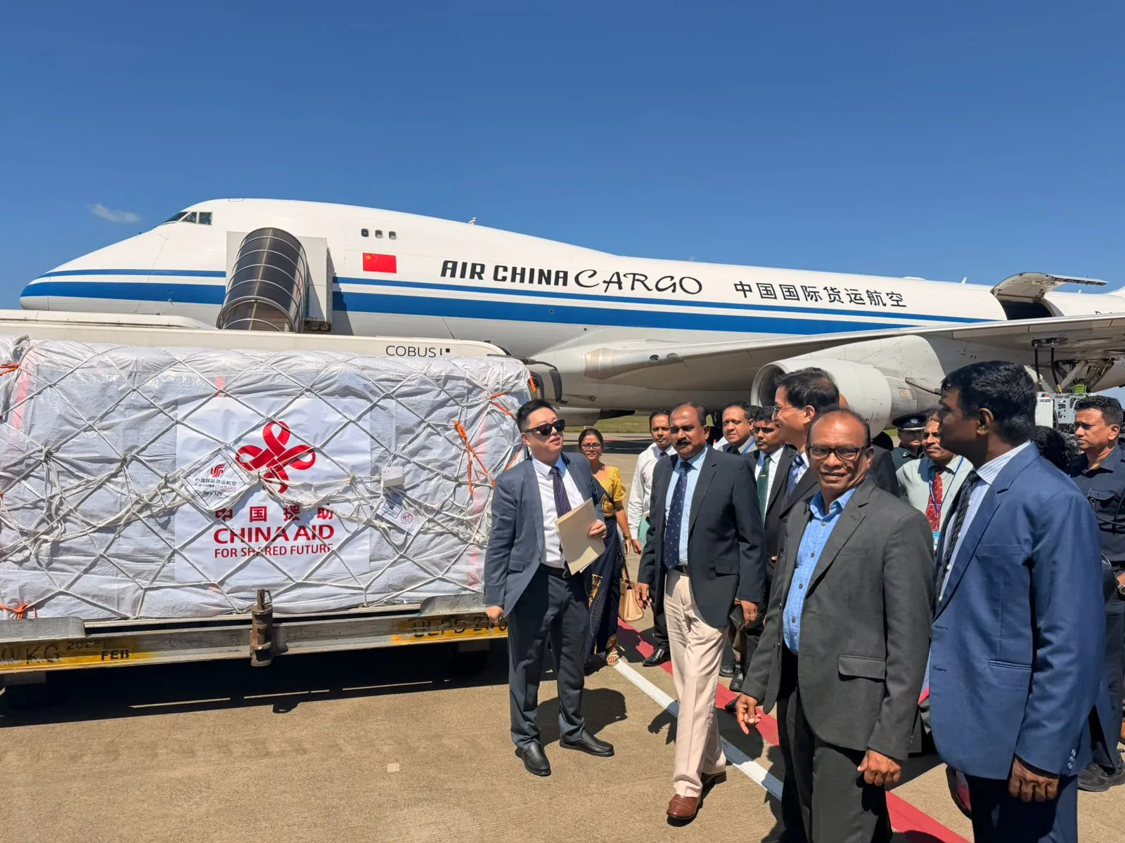 ආධාර තොගයක් රැගෙන චීනයෙන් දැවැන්ත ගුවන් යානයක් කටුනායකට (ඡායාරූප) 2 595074888 1311286167711731 1065628566998562176 n