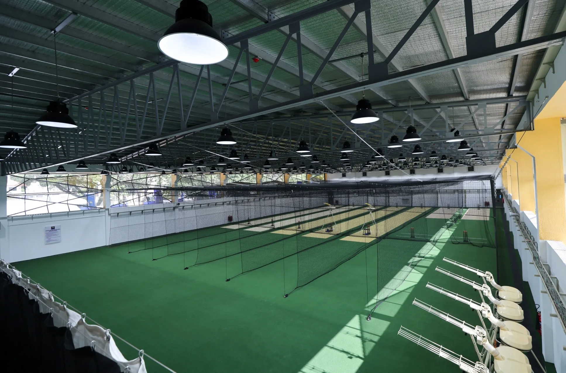 ශ්රී ලංකා ක්රිකට් ආයතනයට අති නවීන ගෘහස්ථ පුහුණු අංගනයක් (ඡායාරූප) 2 597837149 1493204145497179 2947978573938799078 n