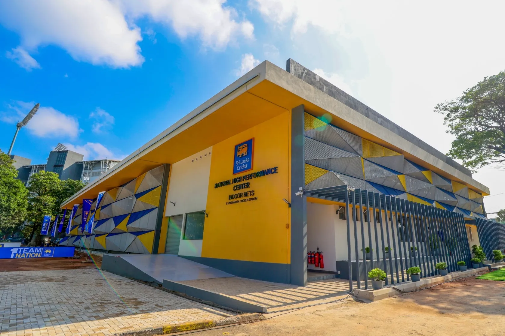 ශ්රී ලංකා ක්රිකට් ආයතනයට අති නවීන ගෘහස්ථ පුහුණු අංගනයක් (ඡායාරූප) 3 599939705 1493204172163843 3772600761333106357 n