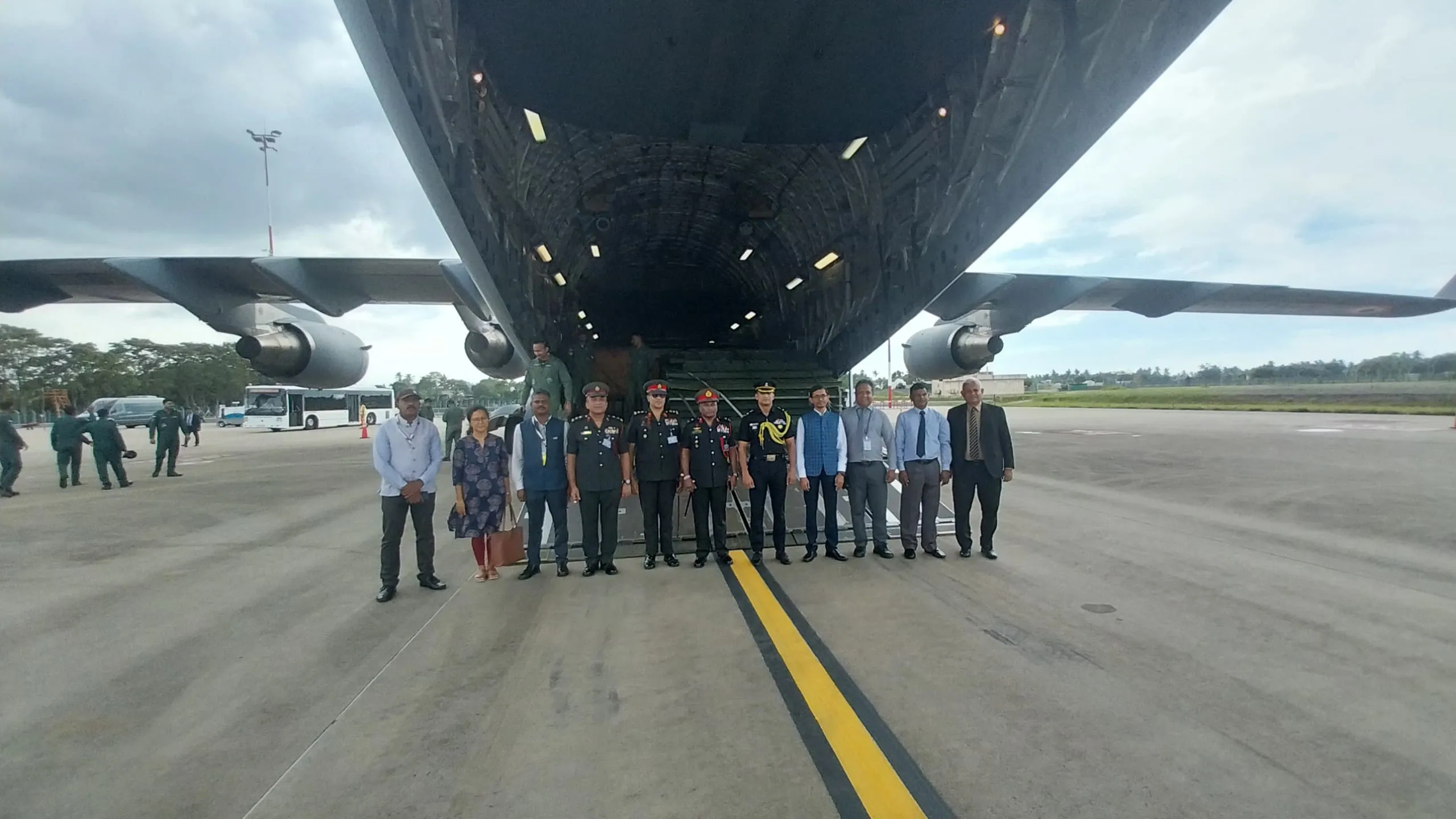 ආධාර රැගෙන ලොව විශාලතම භාණ්ඩ ප්රවාහන ගුවන් යානා දෙකක් කටුනායකට (ඡායාරූප) 3 IMG 20251209 WA0274