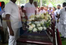 දහස් සංඛ්යාත පිරිසකගේ සෝසුසුම් මැද හෙළ ගී රැජිණ දැයෙන් සමුගනී