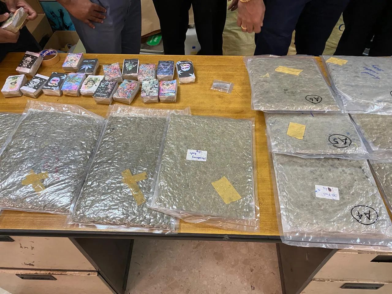 කෝටි 13කට වැඩි තවත් මත්ද්රව්ය තොගයක් ගුවන්තොටින් අල්ලයි (ඡායාරූප) 2 IMG 20260125 WA0024