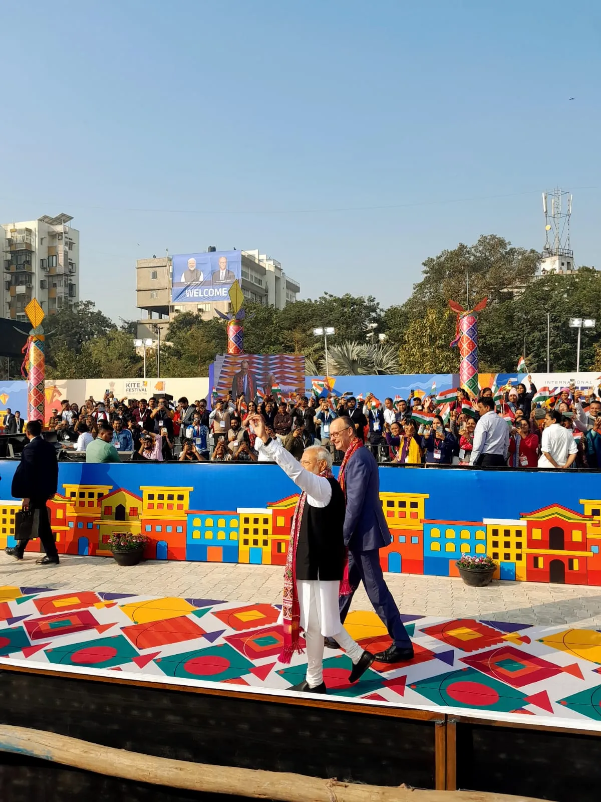 ජර්මානු චාන්ස්ලර්වරයා මෝදිගේ උපන් ගමට - 2026 සරුංගල් සැණකෙළියත් ඇරඹෙයි (ඡායාරූප) 3 WhatsApp Image 2026 01 12 at 10.57.20 AM