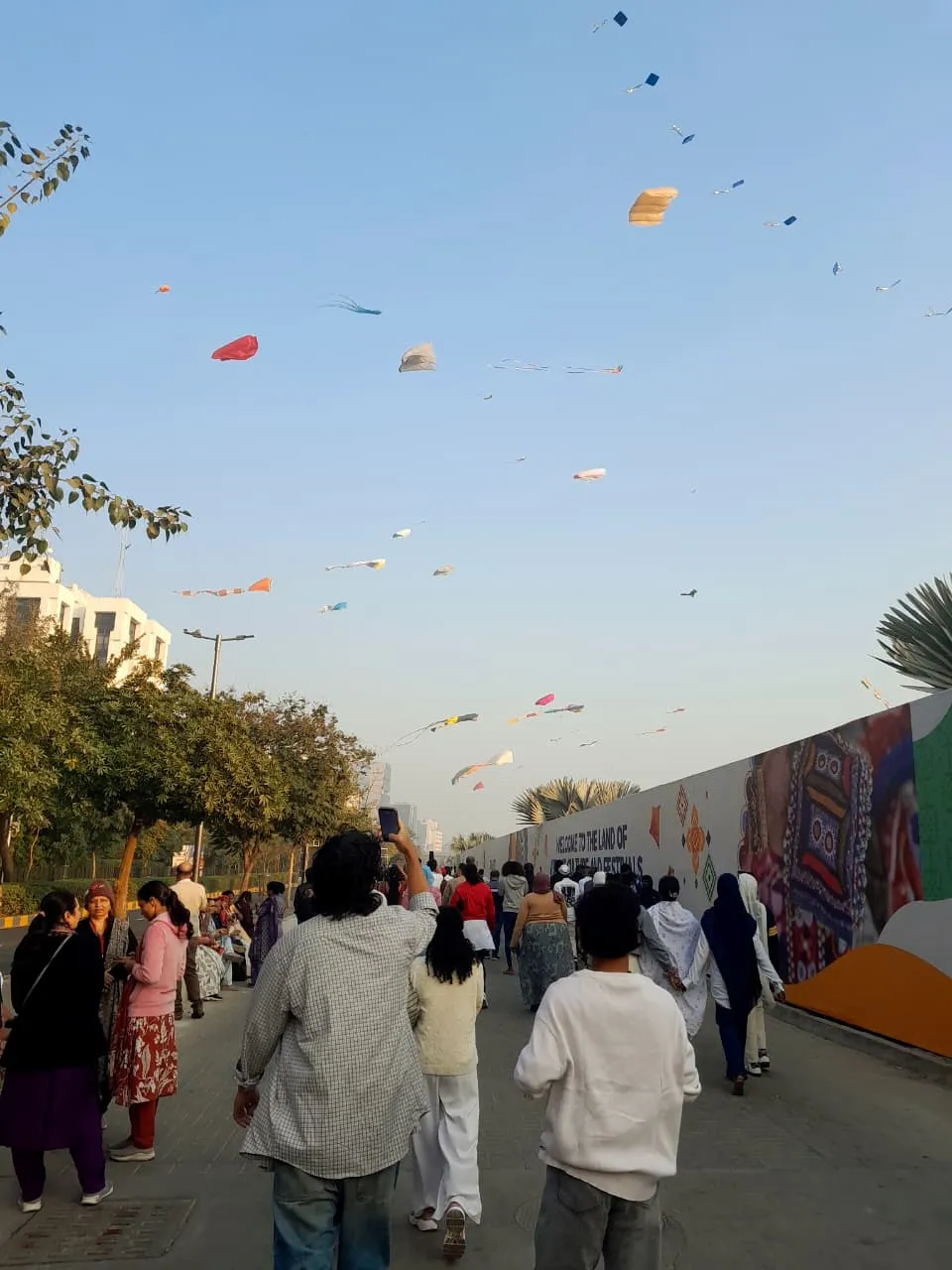 ජර්මානු චාන්ස්ලර්වරයා මෝදිගේ උපන් ගමට - 2026 සරුංගල් සැණකෙළියත් ඇරඹෙයි (ඡායාරූප) 8 WhatsApp Image 2026 01 12 at 10.57.22 AM 1