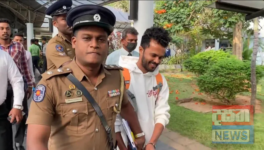 ඉන්දියාවේ සිට රැගෙන ආ පොඩි ලැසී ගාල්ල දිසා අපරාධ කොට්ඨාසයට (ඡායාරූප) 4 4 2