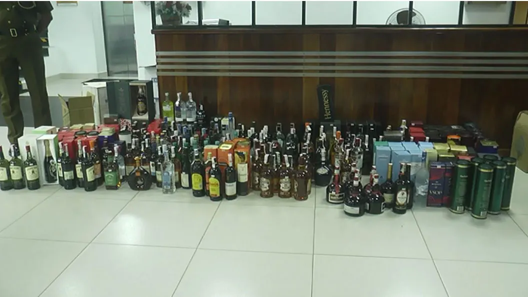 කෝටි දෙකක රට අරක්කු සුරාබදු මෙහෙයුමකින් අල්ලයි (ඡායාරූප) 3 4