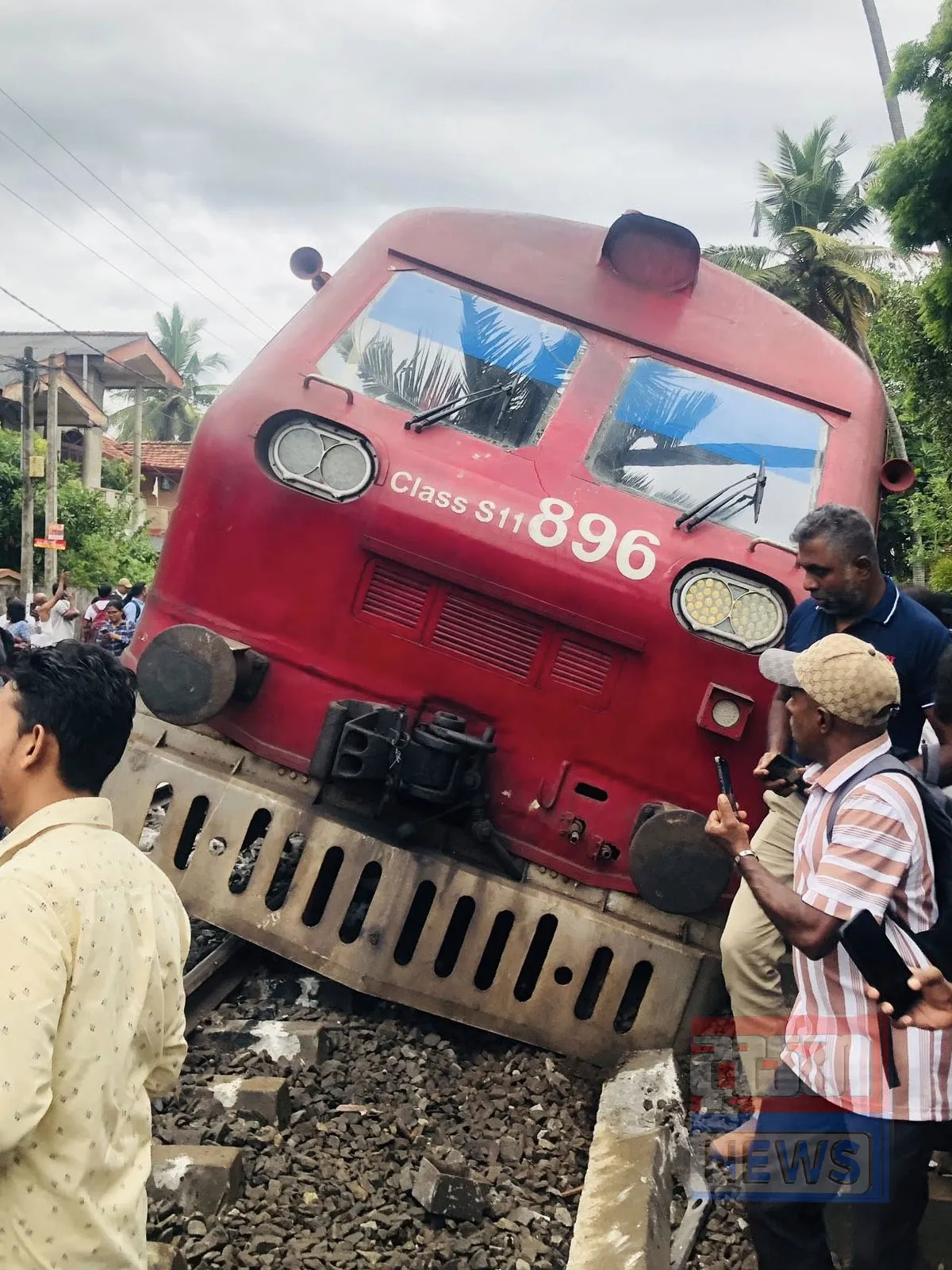 සාගරිකා පීලි පනී - දුම්රිය ගමනා ගමනයට බාධා (ඡායාරූප) 5 7