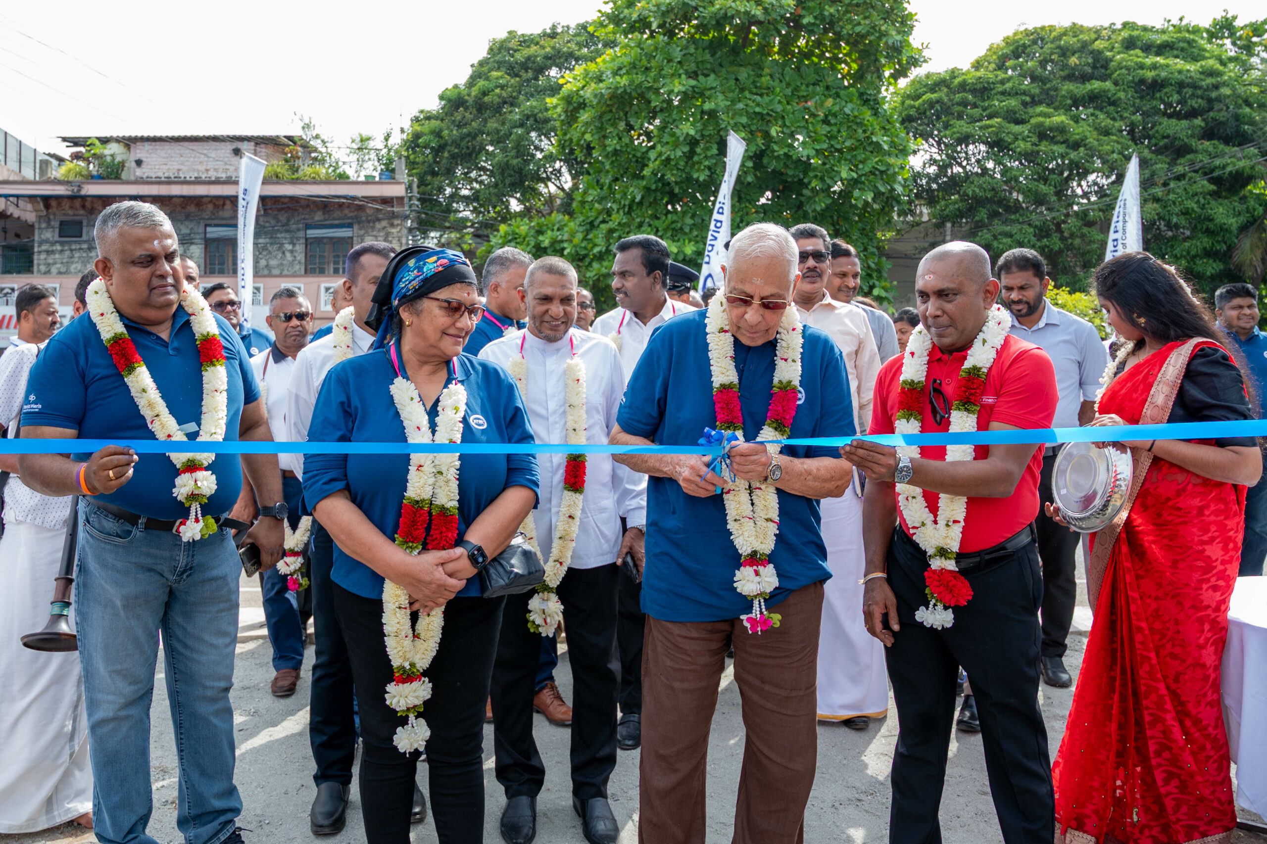 ඩේවිඩ් පීරිස් සමූහ ව්යාපාරයේ සමාජ සවිබලගැන්වීමේ වැඩසටහන මඩකලපුවෙන් ඇරඹේ 2 DSC 5012 scaled