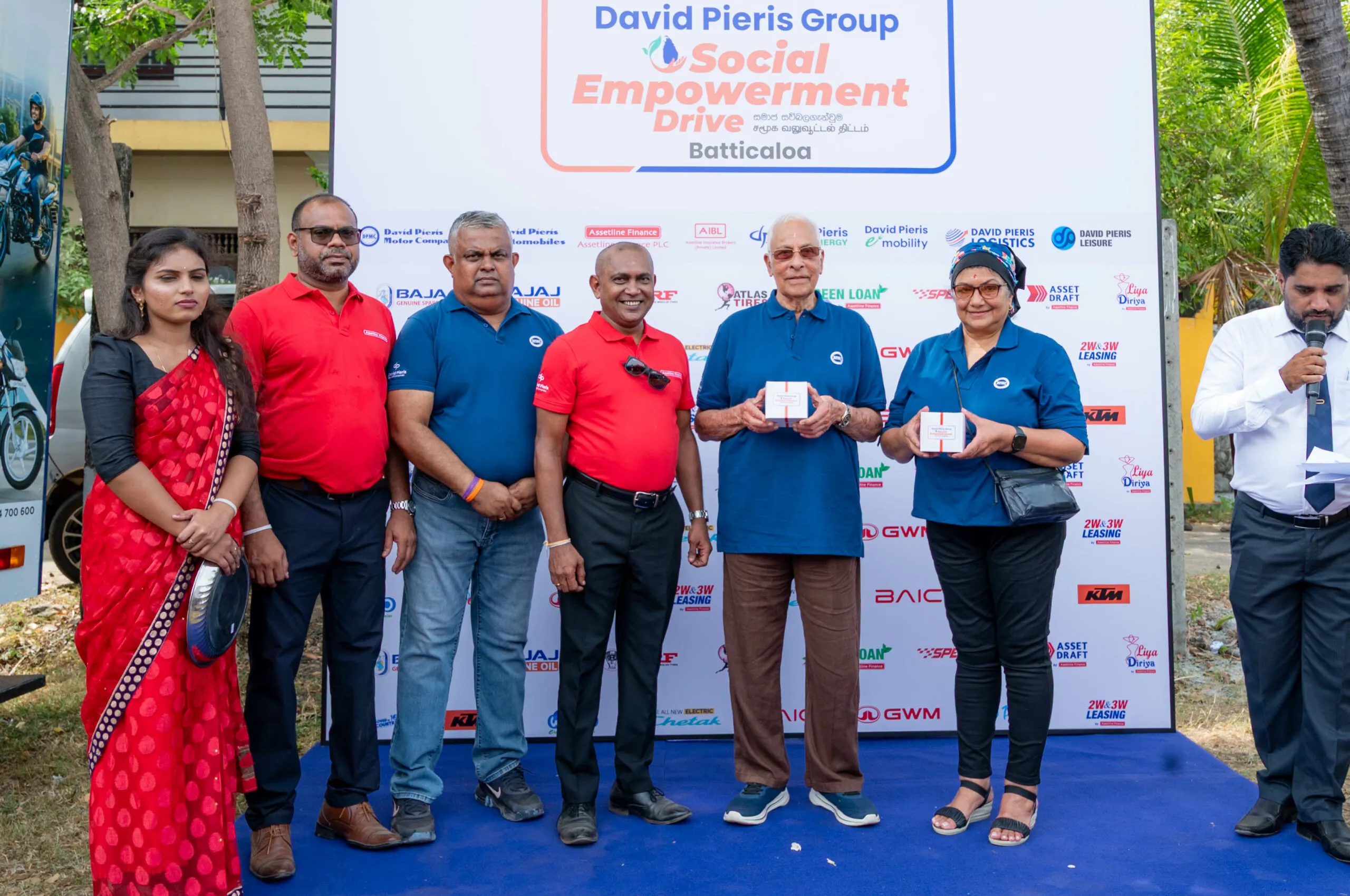 ඩේවිඩ් පීරිස් සමූහ ව්යාපාරයේ සමාජ සවිබලගැන්වීමේ වැඩසටහන මඩකලපුවෙන් ඇරඹේ 1 DSC 5111 scaled