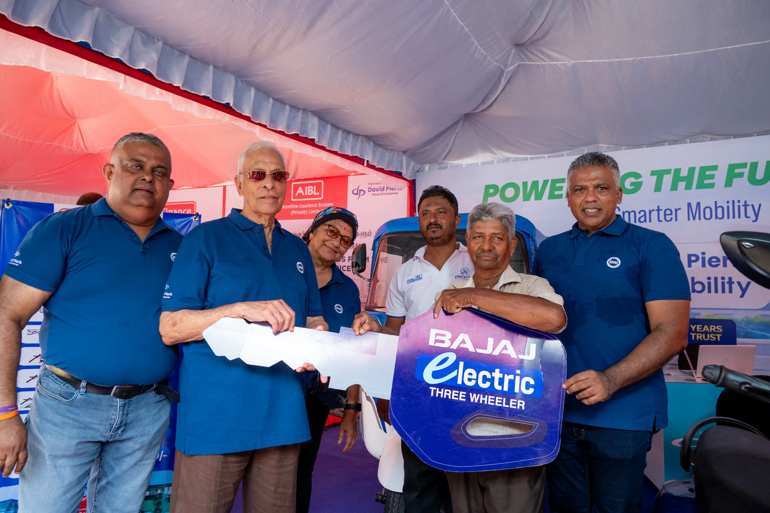 ඩේවිඩ් පීරිස් සමූහ ව්යාපාරයේ සමාජ සවිබලගැන්වීමේ වැඩසටහන මඩකලපුවෙන් ඇරඹේ 7 DSC 5252 scaled
