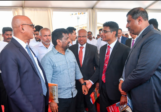 කටුනායකට ගුවන් යානා ඉන්ධන ගේන නළ මාර්ගයේ ඉදිකිරීම් ජනපති ප්රධානත්වයෙන් ඇරඹේ 4 image 1