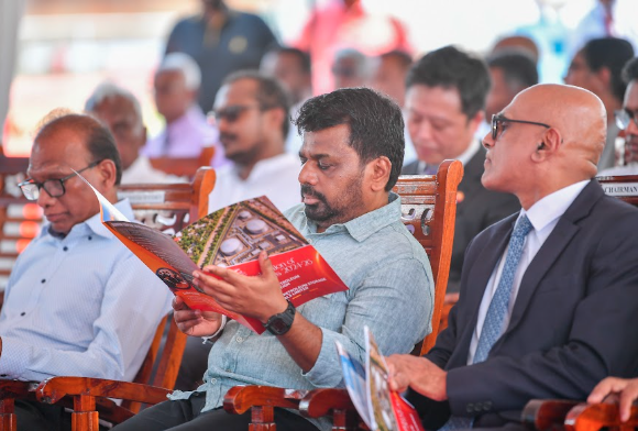 කටුනායකට ගුවන් යානා ඉන්ධන ගේන නළ මාර්ගයේ ඉදිකිරීම් ජනපති ප්රධානත්වයෙන් ඇරඹේ 2 image