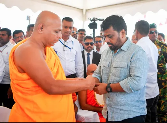 කටුනායකට ගුවන් යානා ඉන්ධන ගේන නළ මාර්ගයේ ඉදිකිරීම් ජනපති ප්රධානත්වයෙන් ඇරඹේ 1 image